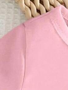 SHEIN Tee-shirt court décontracté pour jeunes filles, style printemps et été, créatif et personnalisé, frais et mignon, avec motifs kawaii comme oreilles de lapin, pois, nœud, abeille, étoile, fleur, cœur, dégradé, carreaux, floral, œuf. Tenue confortable, convient pour l'ambiance des vacances de Pâques pour les filles. - Rose bonbon - Voir 4