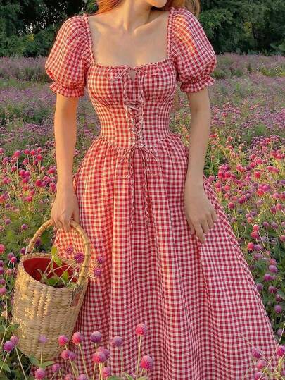 SHEIN MOD فستان بأكمام بتلة مع ربطة خصر ذات نقشة مربعات حمراء وبيضاء