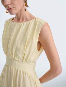 Aalyst Women's Solid Color Pleated Elegant Waist Cinched Long Dress For Party And Occasions, Spring/Summer - Pale Yellow - View 3