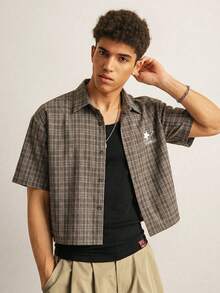 Manfinity Unisex 男士格子印花刺绣纽扣前开襟休闲短袖衬衫 - 棕色 - 查看 5