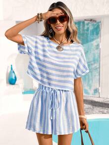 Vivid Eden Bộ đồ nữ gồm áo tay ngắn cổ tròn kẻ sọc và quần short cạp chun, kiểu dáng thường ngày. - Xanh và trắng - Xem 11