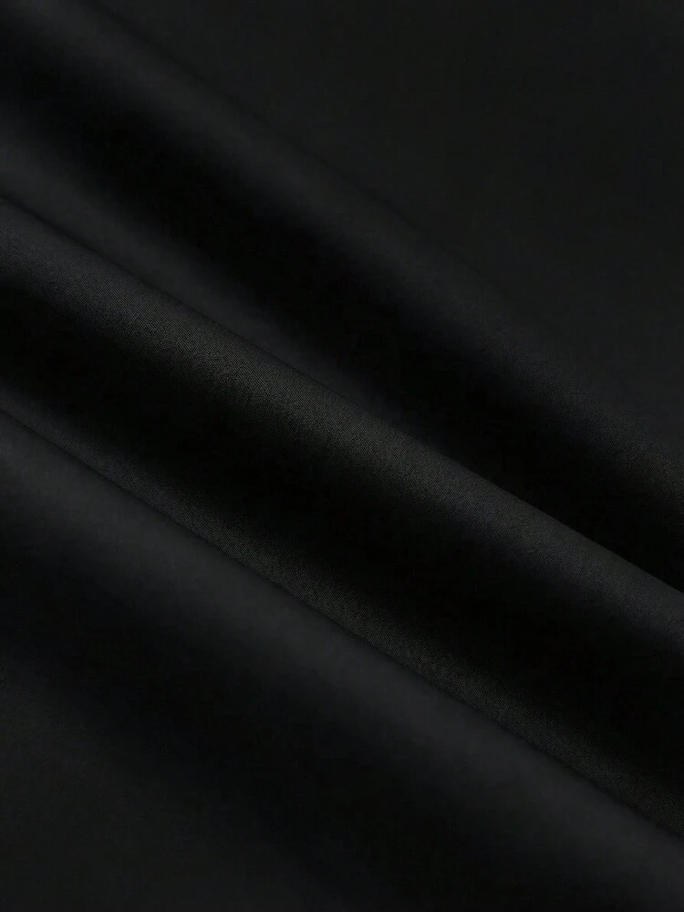 SHEIN Clasi 大码百搭纯色半身裙，夏季连衣裙，适合夏季穿着，也适合春季穿着，包括节日、海滩、婚礼、母亲毕业典礼、外出、晚礼服、生日、度假等场合。棕色上衣搭配黑色半身裙和金色配饰，尽显时尚魅力。 - 黑色 - 查看 7