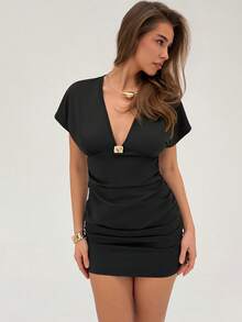 Aloruh 女士休闲优雅性感深V领迷你连衣裙，迷人黑色连衣裙，金属扣连衣裙，紧身迷你裙 - 黑色 - 查看 3