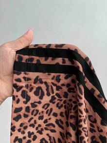 SHEIN PETITE CURVE Quần ống đứng dáng suông họa tiết da báo, phối viền tương phản, dây rút, nơ, dành cho nữ cỡ lớn và cỡ nhỏ, thiết kế thời trang, đa năng. - Nhiều màu - Xem 7