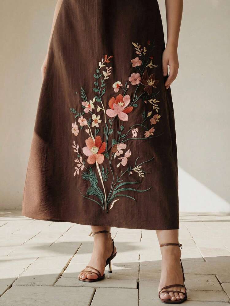 Plus Size Women's Elegant Embroidered Long Dress, Round Neck Short Sleeve, Summer