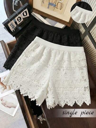 SHEIN Franclia Shorts blancos de cintura elástica con adorno de encaje hueco, estilo bohemio de vacaciones de verano para la playa