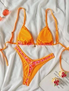 Swim MOD 2件套/组 随机花卉印花金色圆盘装饰挂脖三角比基尼上衣和高衩丁字裤性感泳装套装，春夏女士比基尼套装 比基尼泳装 比基尼泳衣 女士套装 花卉印花比基尼 Zestiva泳装 女士比基尼套装 2件套比基尼套装 Yummy Control泳衣 条纹比基尼 2件套 花卉比基尼 - 彩色 - 查看 2