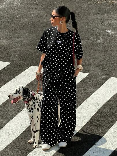 Muchica Conjunto de camiseta holgada y pantalones de pierna ancha con estampado de lunares negros casuales para mujer, adecuado para salidas, ropa urbana, estilo Y2K, primavera/verano