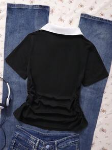 SHEIN 女童撞色 Polo 领字母印花侧褶短袖露脐 T 恤，甜美时尚风格，适合春夏休闲穿着，上学、外出皆宜。 - 黑色 - 查看 2