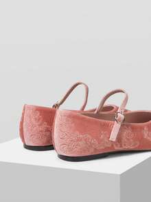 MOTF Sepatu flat wanita retro elegan berbahan beludru bordir dengan gesper yang dapat disesuaikan, cocok untuk Hari Valentine. - Berwarna merah muda - View 8