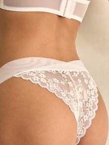 Charlaine 白色蕾丝网拼接交叉法式浪漫优雅精致女士内裤 - 白色 - 查看 3