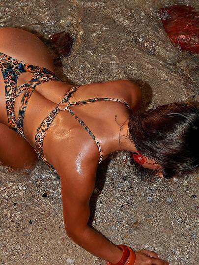 Swim SXY 女士豹纹随机图案吊带镂空十字圆圈装饰连体泳衣，春夏款