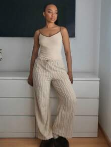 Yess Loren Celana Fleece Kasual Wanita Warna Cokelat Muda dengan Pinggang Tinggi dan Tali Serut, Model Lebar dan Lembut, Musim Gugur/Dingin - Unta - View 5