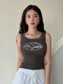 SHEIN x PRISCILA & JIMENA DAZY Đồ họa Chữ cái Trang trí ren Áo ba lỗ - Màu xám đen - Xem 4