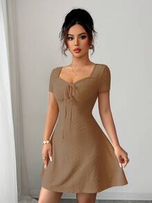 Elenzga 新款夏季奶油色针织提花性感修身系带迷你连衣裙（女款） - 棕色 - 查看 5