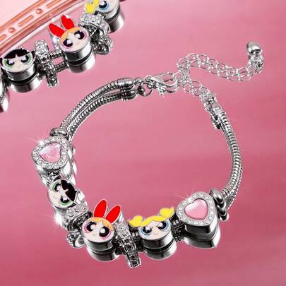 THE POWERPUFF GIRLS X SHEIN 时尚可爱甜美的银色锌合金卡通链条手链，镶嵌闪亮水钻心形。适合日常佩戴或作为礼物，花朵、泡泡和毛茛花图案。