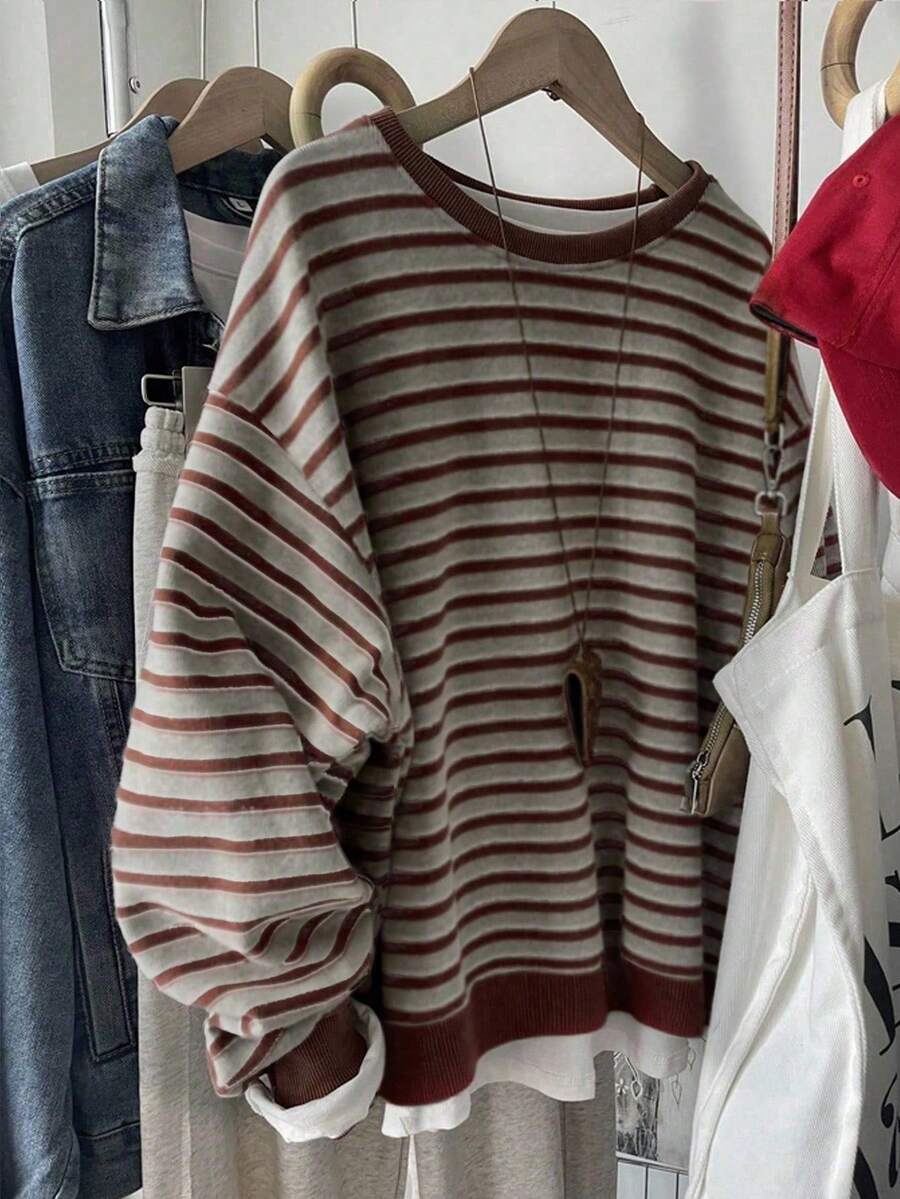 SHEIN 韩版时尚百搭彩色条纹图案卫衣,适合外套、摄影、露营、秋季、冬季、返校,女士常规圆领 - 彩色 - 查看 1
