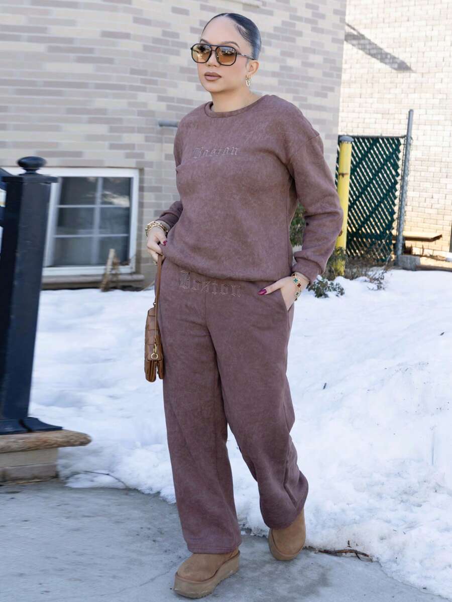 Melissa Matos 女式复古做旧字母刺绣保暖内衬宽松运动衫和运动裤套装,秋冬 - 棕色 - 查看 1