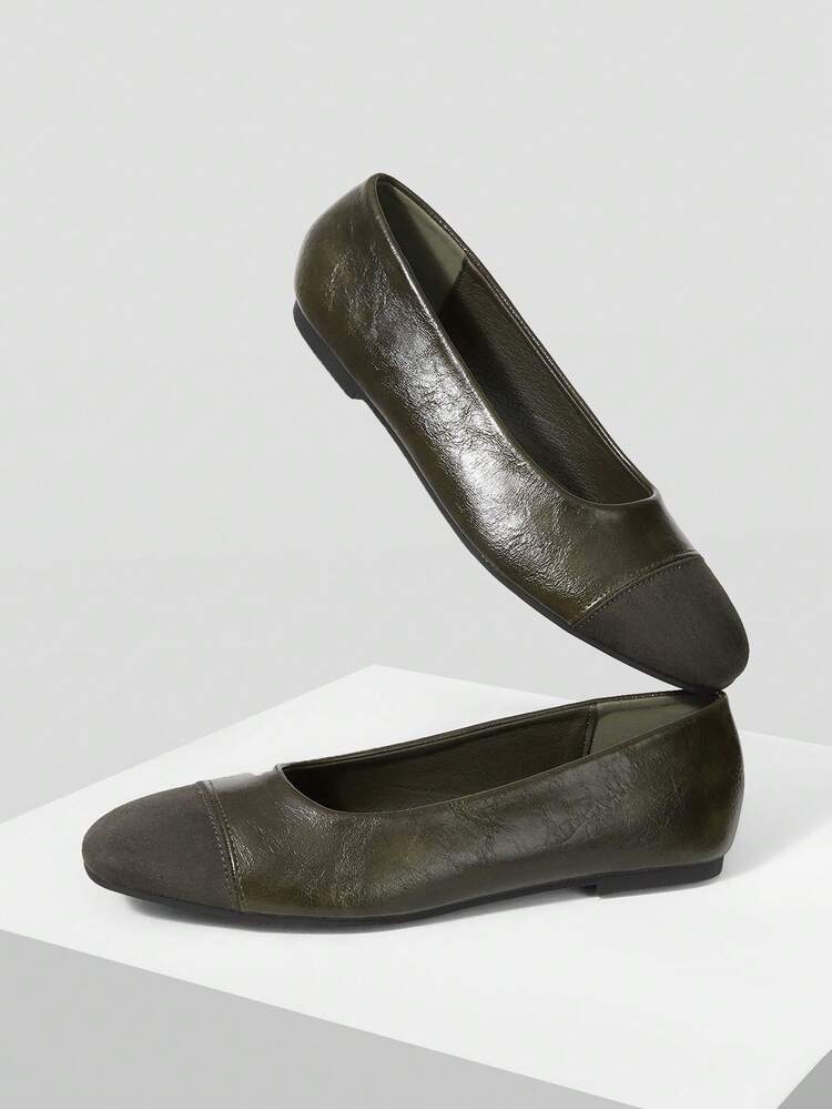 WOMEN SHOES RETRO NEW FASHIONABLE DARK GREEN PU LEATHER COLOR MATCHING SQUARE TOE FLAT SOLE SHOES, SIMPLE CASUAL AND LIGHT, LOW VAMP AND SLIP-ON, COMFORTABLE AND ELEGANT HIGH-END BALLET SHOES SPRING SHOES