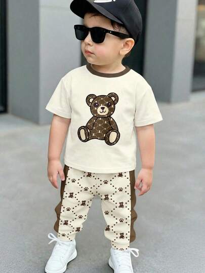 SHEIN 男婴两件套：经典时尚百搭休闲可爱小熊印花柔软舒适宽松短袖T恤和裤子，适合春夏穿着