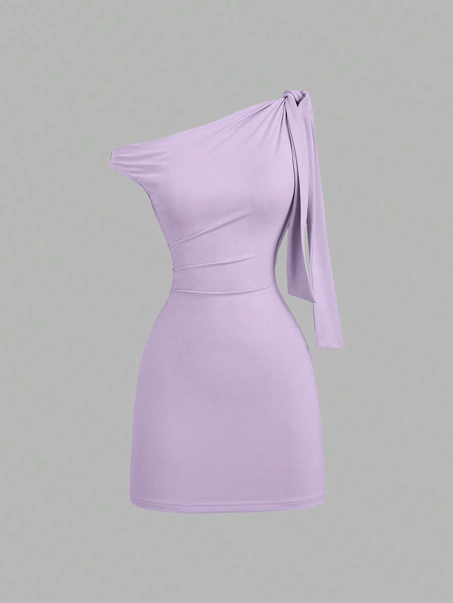 Sweetra 女士不对称肩部荷叶边性感紧身连衣裙，收腰设计，凸显身材曲线，法式优雅迷你连衣裙 - 紫丁香色 - 查看 1