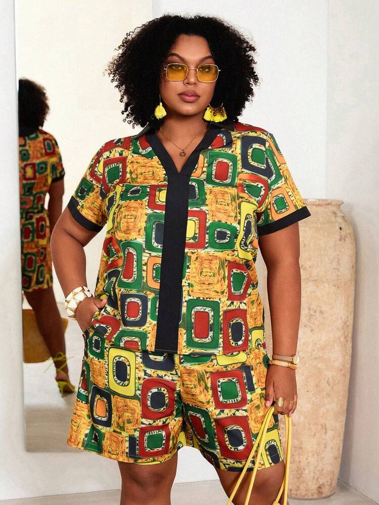 Plus Size Women V-Neck Allover Print Short Sleeve Top And Shorts 2 Piece Set, Casual Daily Wear  Summer Outfits Summer Clothes Spring Dress Spring Outfit Women Spring Clothing Beach Vacation Outfits For Women Vacation Dress Bohemian Summer Holiday Outfits  Women's Summer Two-Piece Sets