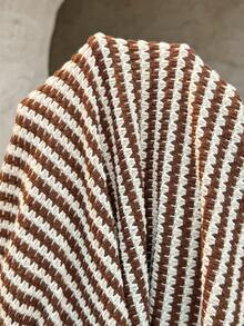 SHEIN 两件套孕妇休闲条纹蝙蝠袖T恤和短裤套装 - 棕色 - 查看 7