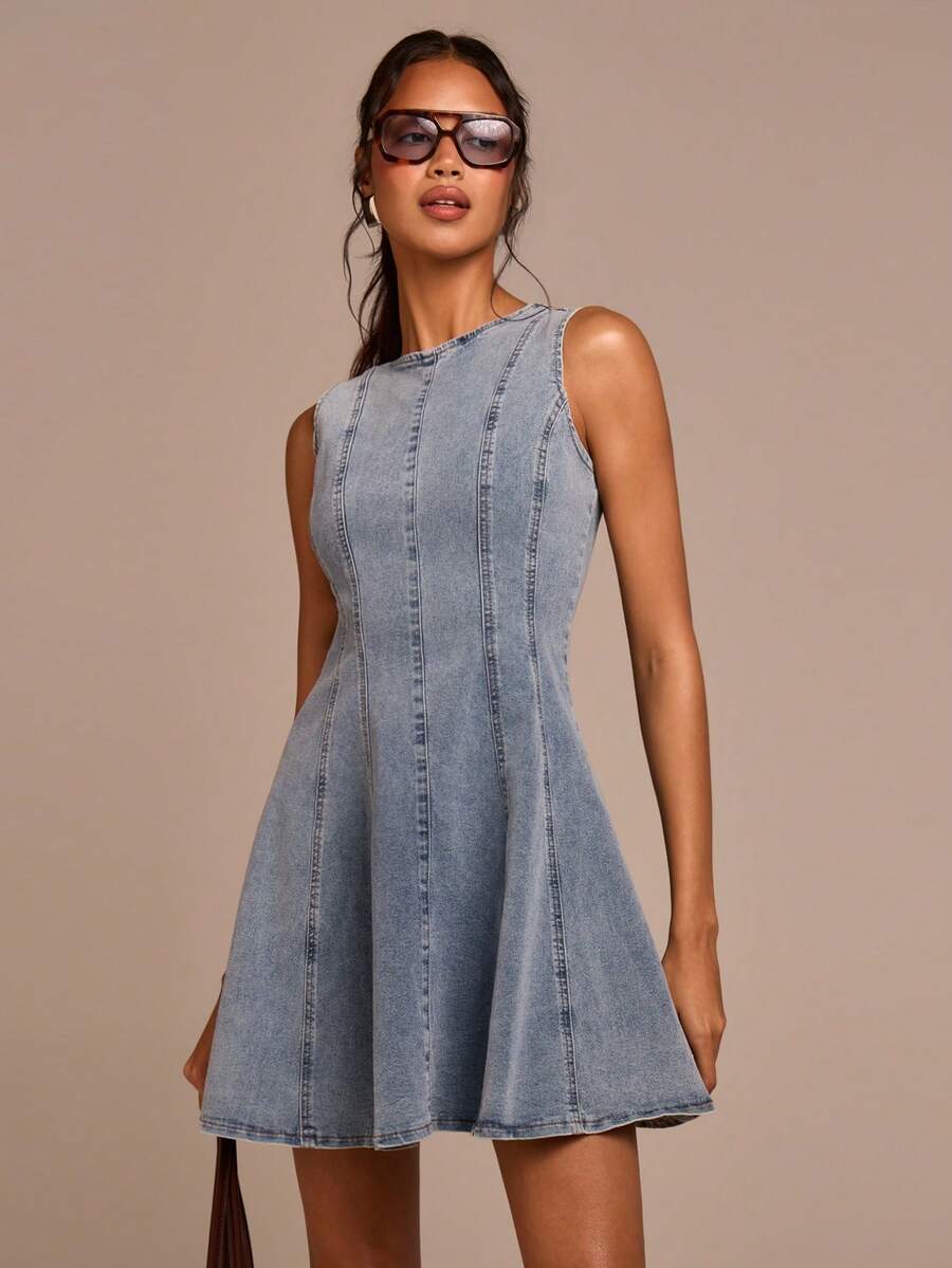 COSMINA Denim 女士优雅无袖A字迷你连衣裙,收腰设计,通勤、办公、休闲外出、约会等场合皆宜,春季时尚之选 - 淺色水洗藍 - 查看 1