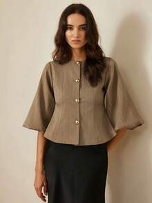 Aveloria Rosie 优雅法式复古浪漫奢华高端设计人字纹圆领七分花瓣袖收腰金属纽扣女士西装外套 - 卡其色 - 查看 2