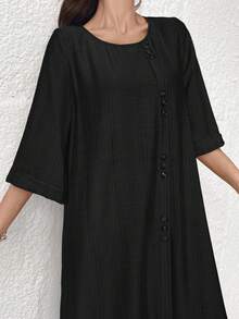 Al Najma Vestido de mujer de unicolor con cuello redondo, manga 3/4 y diseño de botones en estilo árabe - Negro - Ver 3