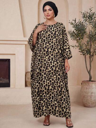 SHEIN Lady CURVE 大码时尚豹纹蝙蝠袖连衣裙，适合派对穿着