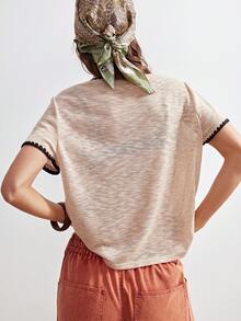 Bohemela Camiseta de punto de cuello redondo con textura de punto en color avena, con detalles de bloqueo de color y estampado de patrón retro, en estilo bohemio y cómodo casual Y2K. Perfecta para salidas casuales, reuniones con amigas, festivales de música, capas para fiestas o ropa de estar en casa relajada, con un estilo libre y relajado. - Albaricoque - Ver 2