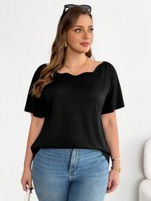 SHEIN Essnce 大码女装春夏时尚休闲宽松舒适日常百搭显瘦弧形蕾丝领短袖黑色T恤，夏季穿搭，工作上衣，外出上衣，简约风格 - 黑色 - 查看 3