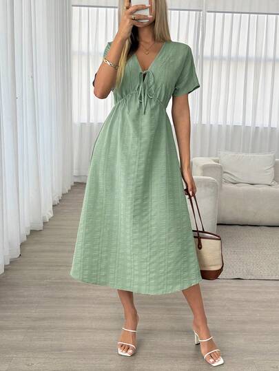 Easowa Vestido casual de estilo francés con mangas cortas y nudo delantero en color verde para mujer
