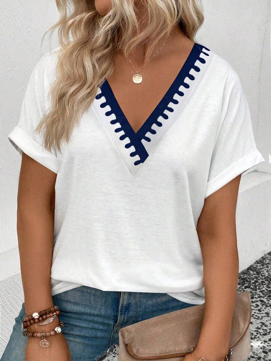 EMERY ROSE Women's Casual V-Neck Colorblock Floral Print Short Sleeve Curved Hem Basic Plus Size T-Shirt - White - View 1