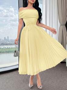 Feyla Gaun Wanita Elegan Warna Polos Tanpa Bahu dengan Dekorasi Bunga 3D dan Hem Berlipit, Musim Panas - Angsa kuning - View 2