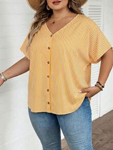 SHEIN CURVE+ 大码条纹印花V领前开襟纽扣休闲短袖衬衫，适合夏季/乡村/海滩度假/沙滩穿着，夏季上衣 - 黃色 - 查看 4