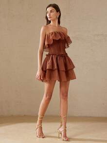 Aveloria Rosie 新款夏季法式小码无肩带蛋糕短裙，性感修身荷叶边下摆优雅连衣裙，浪漫韩式独特设计甜美优雅露锁骨修身网纱拼接A字迷你连衣裙 - 棕色 - 查看 1