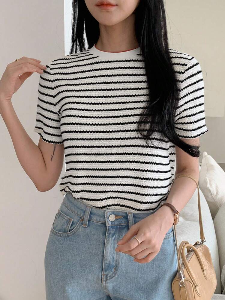 Black & White Textured Striped Color Block Loose Casual Business Commute Elegant Short Sleeve T-Shirt For Women, Suitable For Summer & Spring