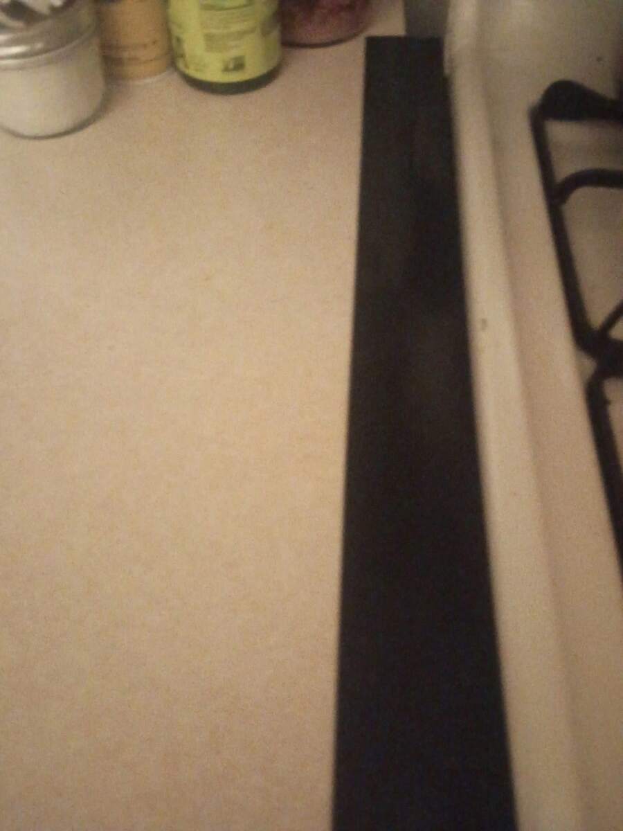 SHEIN 2/4pcs Organic Silicon High Temperature Resistant Kitchen Gap Strip, Silicone Stove Gap Covers, Oil And Dirt Resistant Gas Stove Gap Soft Sealing Strip, Silicone Gap Plug Kitchen Stove Counter Gap Cover - Flexible Stove Space Filler, - Multicolor - View 1