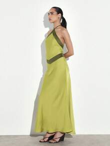 KSTM 女士黄绿色露背吊带长裙，饰以橄榄绿撞色滚边，优雅飘逸的廓形，适合特殊场合 - 綠色 - 查看 3