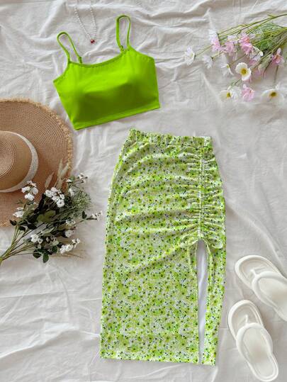 Soleia 两件套女士休闲绿色碎花印花露脐吊带背心和迷你裙套装，适合春夏穿着