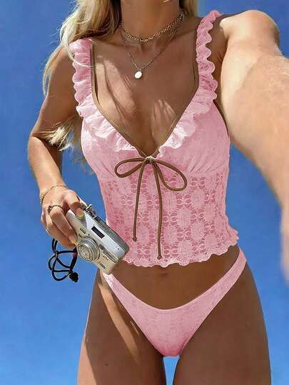 Swim Mod طقم قطعتين جديد لصيف، قمصان قصيرة مع حواف ملونة ومزينة بالكشكشة، مقترنة مع جزء سفلي مثلث مزين بحواف ملونة، بدلة سباحة داعمة للصدر مناسبة للشاطئ وحفلات المسبح وأعياد الميلاد والعطلات