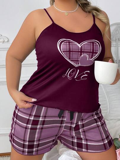 Conjunto de camiseta y pantalón corto de dormir con estampado de corazón y cuadros para tallas grandes