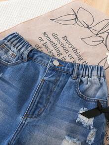 Girls' Loose Fit Distressed Denim Shorts, Soft & Fashionable, Sweet & Cool Daily Casual Style, Personality Pocket Design, Irregular Ripped, Comfortable Elastic Waist, Black Bow Decor, Classic Medium Blue Washed Jeans Shorts Suitable For Leisure, Vacation, Daily Wear - Light Wash - View 3