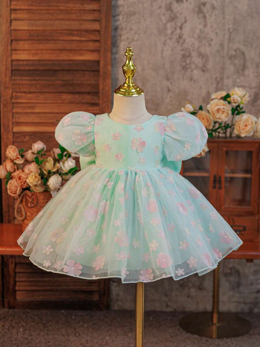 SHEIN Glamorique Kids 花童生日派对婚礼节日礼服,配有可拆卸大蝴蝶结;女婴黄色泡泡袖连衣裙;绿色网纱层叠3D立体花朵公主裙;可爱泡泡袖优雅正式连衣裙;娃娃装;女婴派对连衣裙;女婴公主裙;女婴公主裙;特殊场合连衣裙;薄荷绿花朵婴儿连衣裙;女婴派对连衣裙;婴儿婚礼连衣裙;女婴派对连衣裙;女婴蓝色花朵连衣裙;蝴蝶连衣裙;女婴仙女裙 - 綠色 - 查看 1