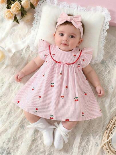 SHEIN 新生女婴粉色条纹樱桃印花连衣裙，荷叶边袖口+红色蝴蝶结领，甜美可爱印花，柔软舒适面料，适合婴儿日常穿着