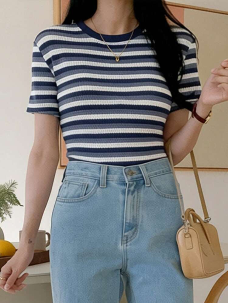Women's Textured Striped Blue & White Contrast Color Block Round Neck Short Sleeve Top, Business Casual Office Commute Wear, Spring/Summer