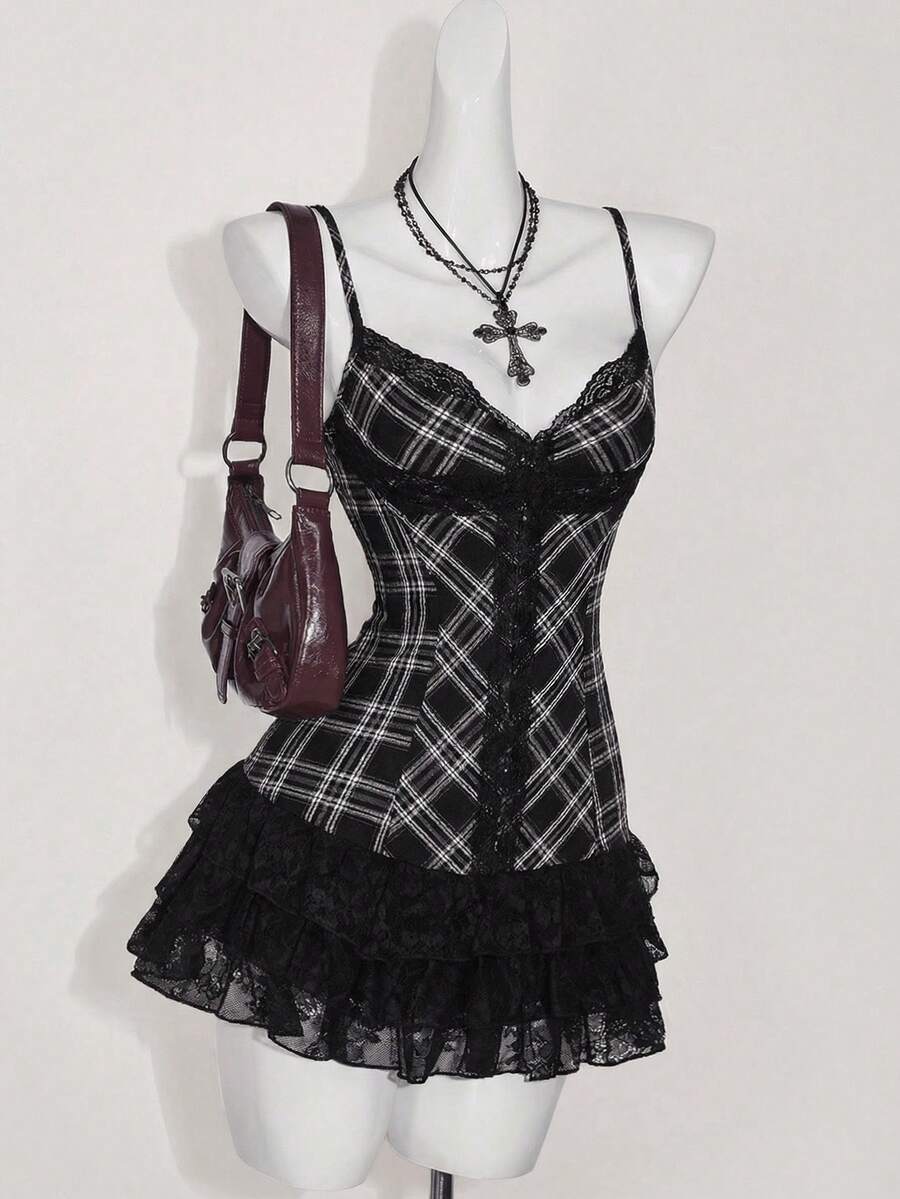 Attitoon 格纹撞色蕾丝下摆吊带Y2K哥特性感迷你连衣裙，适合OL穿着 - 黑色 - 查看 1