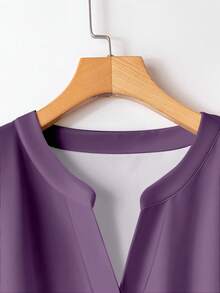 Rusticease 休闲简约度假通勤百搭优雅浪漫复古紫色水彩花卉印花图案，沙滩装，度假装，女士夏季套装，衬衫和裤子 - 卡其色 - 查看 3